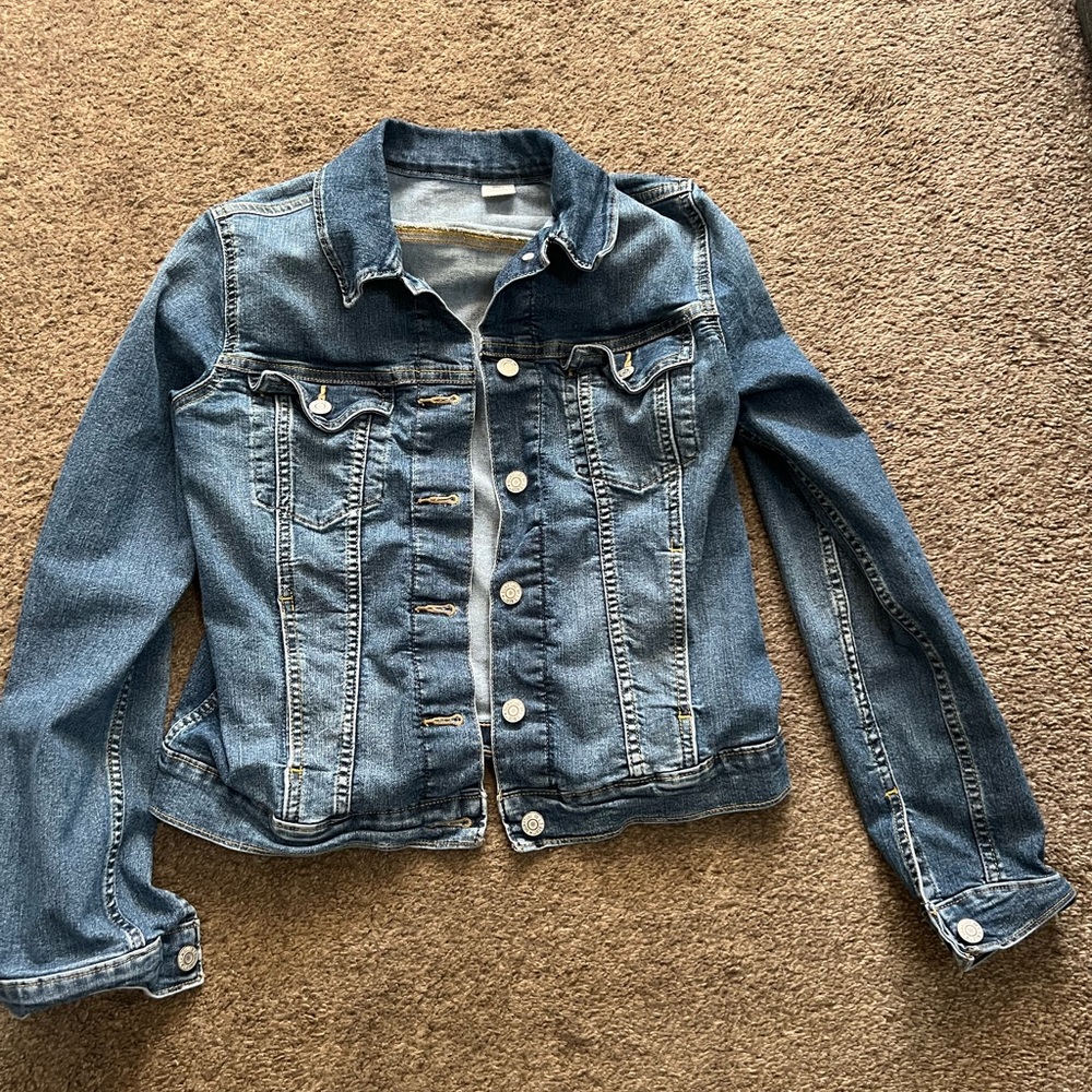 Levi's Blue Jean Jacket with Cropped Style and Distressed Cuffs